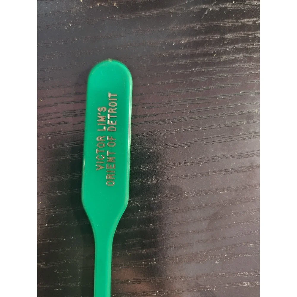 Vintage Victor Lim's Orient of Detroit Swizzle Stir Stick Green 6 In Barware